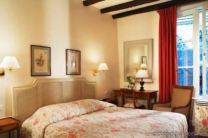 ****  Relais Du Louvre Hotel Paris France