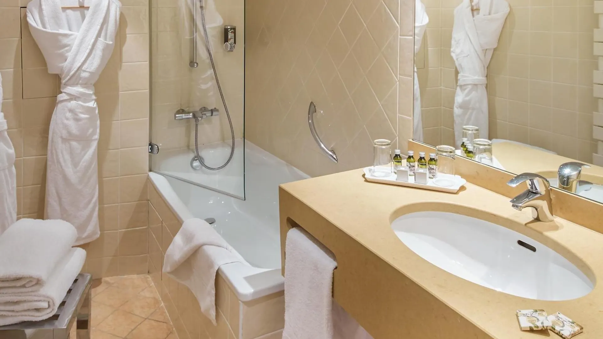 ****  Hotel Relais Du Louvre Paryż Francja